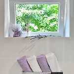Luxury New !!! One And Only With Terrace & Free Bikes 포레치